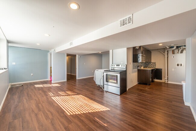 Building Photo - 18 Devon Dr