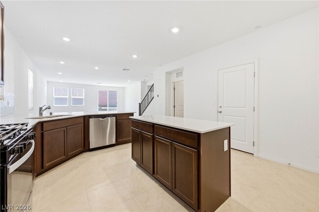 Building Photo - 3765 Osiris Ave