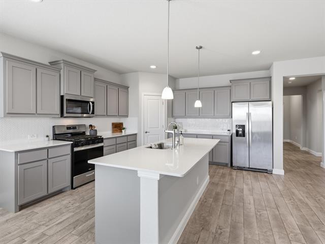 Building Photo - 16032 Farringdon St