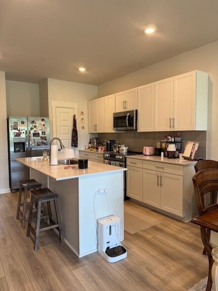 Building Photo - 639 Birdie Dr