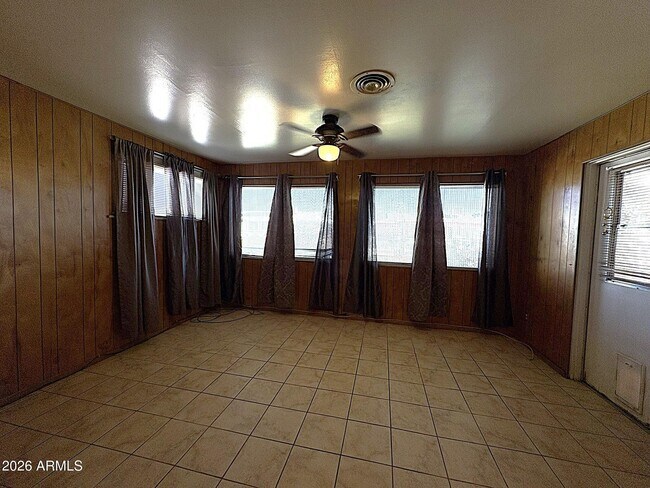 Building Photo - 12819 N 111th Dr