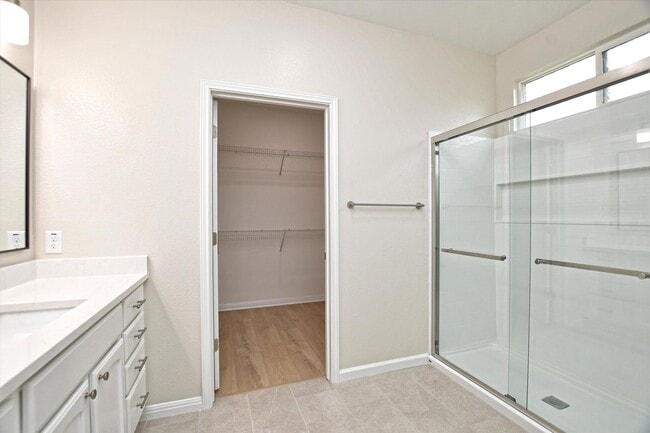 Building Photo - 405 Dawson Trail