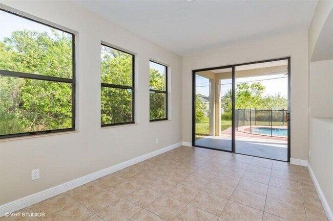 Building Photo - 1709 SW Catalonia St