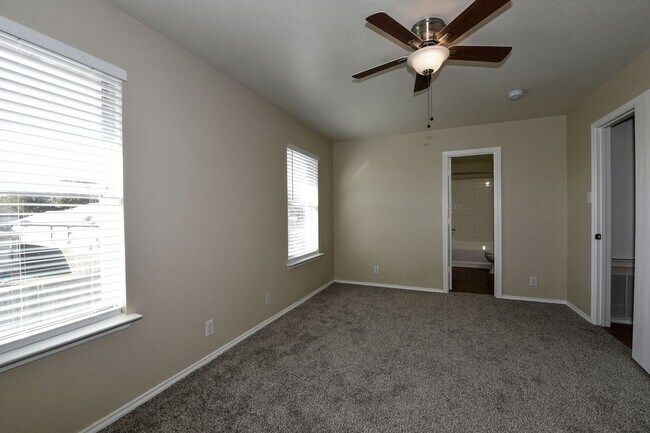 Building Photo - 4 Bedrooms!!!!! 2.5 bath and 2 attached ca...
