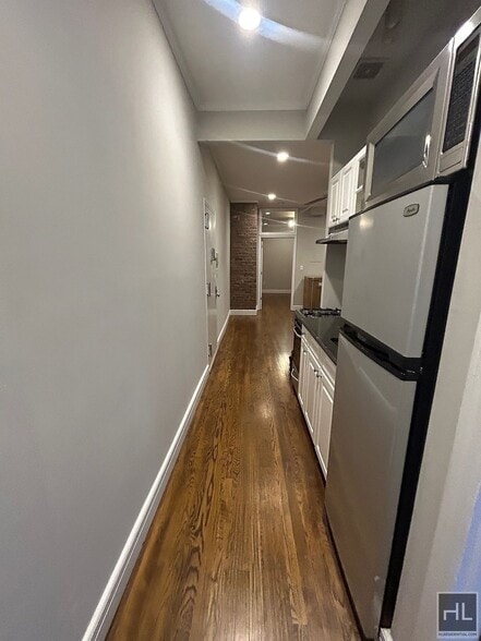 Building Photo - E 18TH ST.