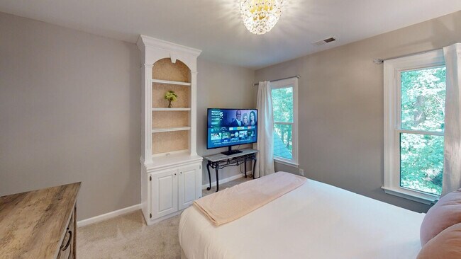 Building Photo - 2196 Major Loring Way SW