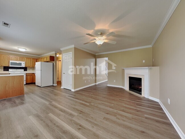 Building Photo - 2233 Cartmill Dr