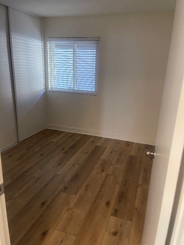 Building Photo - 284 E Surfside Dr