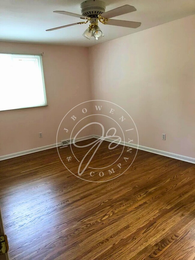 Building Photo - Beautiful 4-Bedroom Home in Lincoln Wood –...