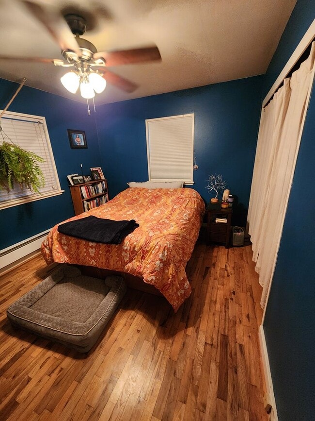 Building Photo - MOVE-IN SPECIAL $500 OFF!  2BD/1BA House with Bonus Room (Extra Bedroom)!