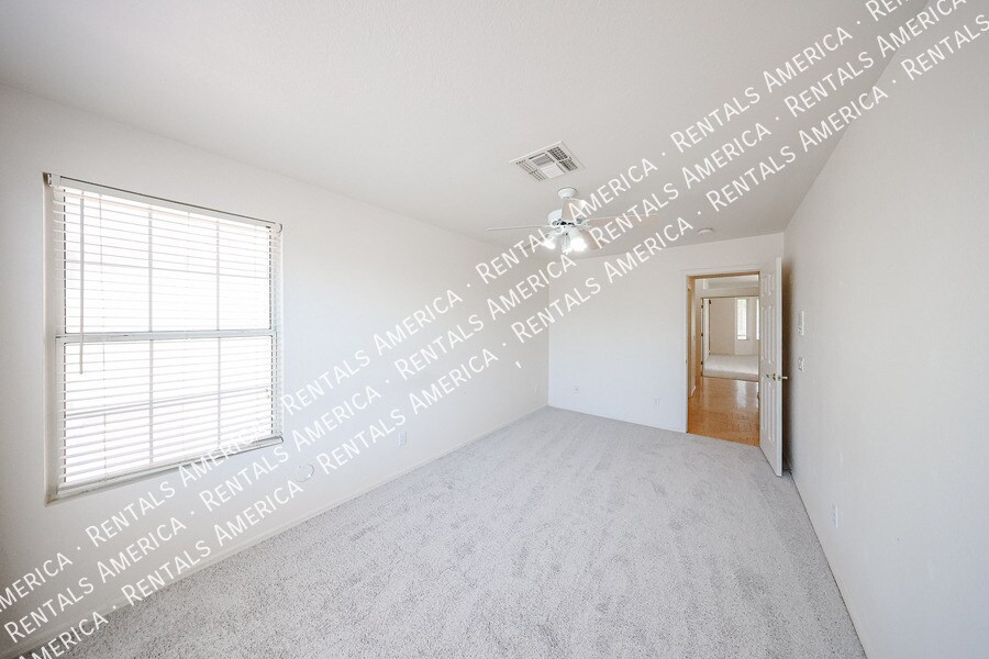 Building Photo - 1711 S 97th St