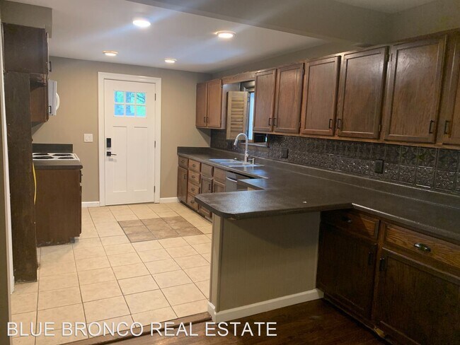 Building Photo - 3 br, 3 bath House - 610 SE Green Street
