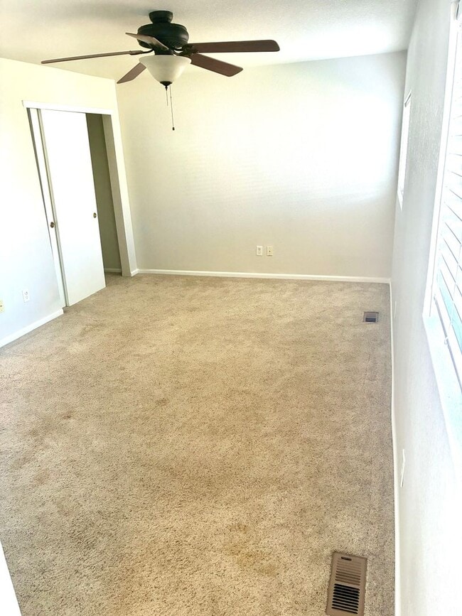 Building Photo - 3 Bedroom, 2.5 Bath Townhome with 2 Car Attached Garage in Northwest Loveland, CO - 2 Weeks Free ...