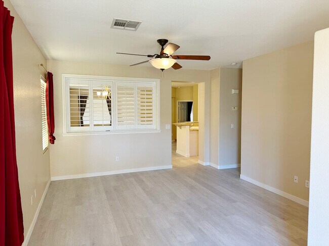 Building Photo - 204 Crooked Tree Dr