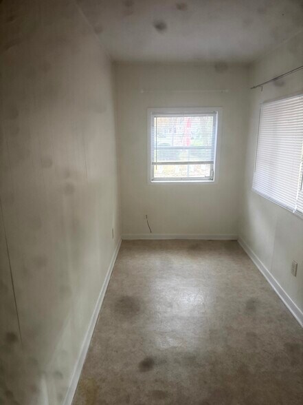 Building Photo - 402 NW 3rd Ave