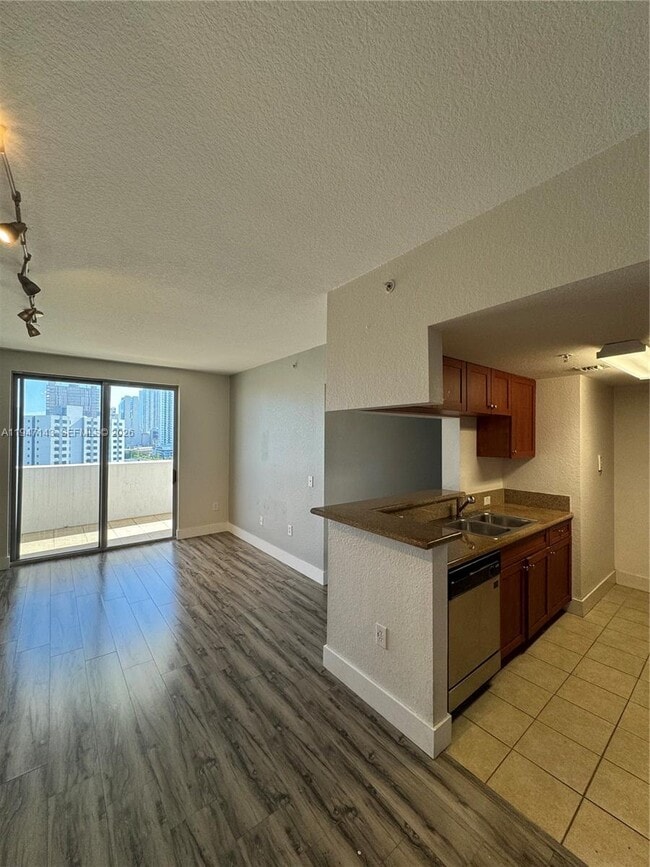 Building Photo - 36 NW 6th Ave