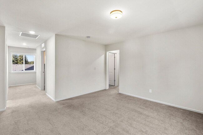 Building Photo - Modern 3-Bed Home in Lacey - $25K+ in Upgr...