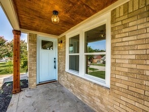 Building Photo - 2118 Berwick Ave