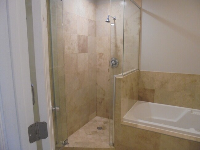 Building Photo - 4730 Calvert Dr
