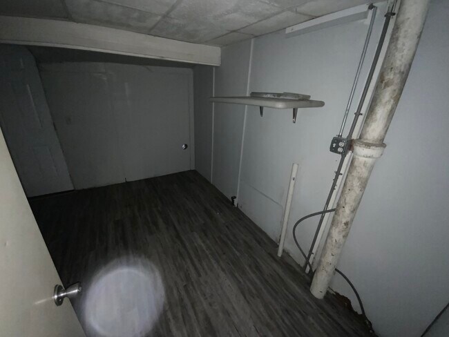 Building Photo - 56 Bismark St