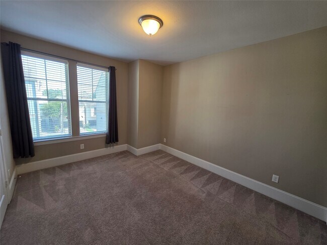 Building Photo - 4315 Schuler St