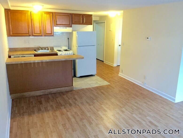 Building Photo - 75 Gardner St