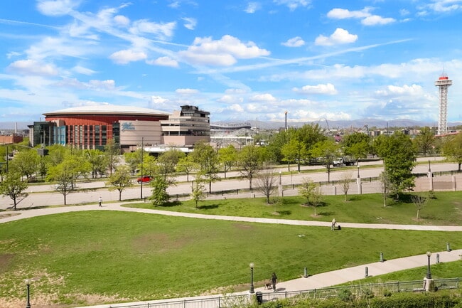 Building Photo - Large 2 Bedroom Loft in LoDo with Amazing ...