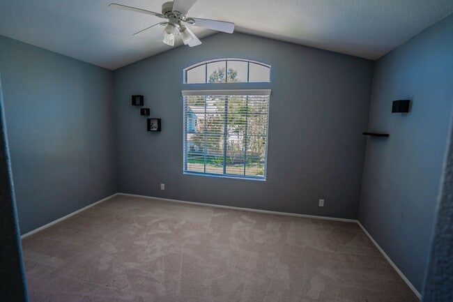 Building Photo - Stunning 5-Bedroom Home with Community Poo...