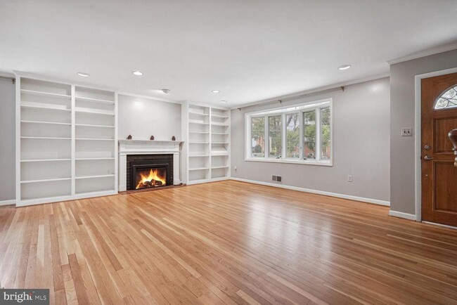 Building Photo - 1063 Carper St