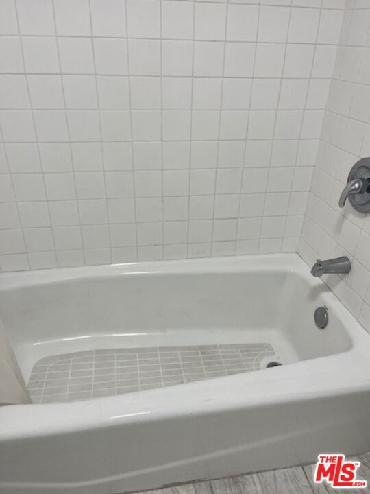 Building Photo - 10540 Balboa Blvd