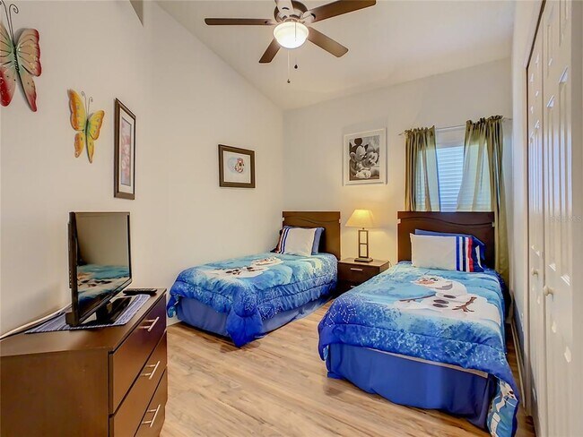 Building Photo - 16724 Rolling Green Dr