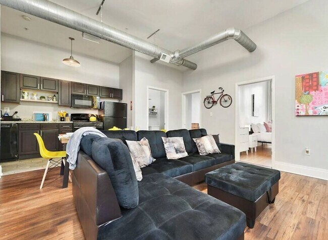 Building Photo - 2134 E Carson St