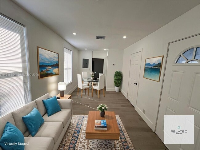 Building Photo - 1800 SW 3rd St