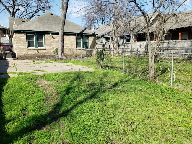 Building Photo - 6038 Victor St