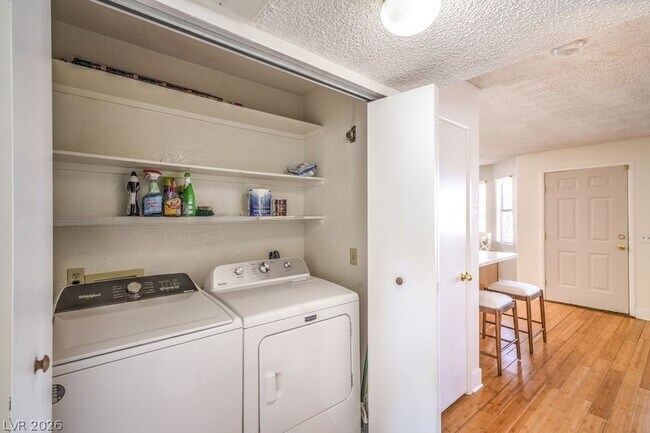 Building Photo - 7961 Lions Rock Way