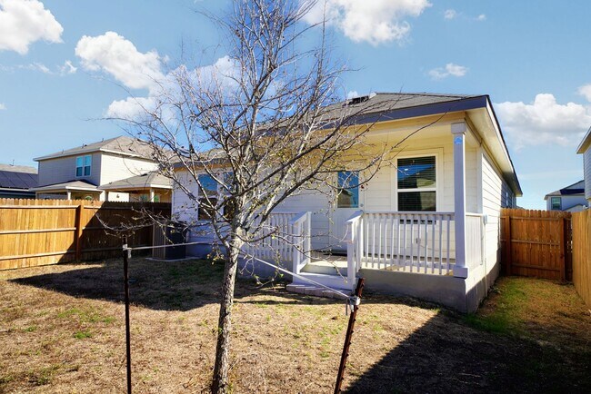 Building Photo - Stylish Move-In Ready Home in Rosillo Ranch, San Antonio, TX - Realtor Commission: $400