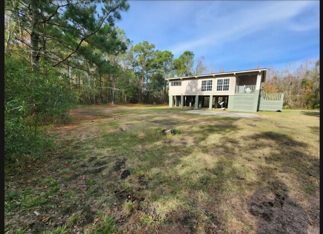 Building Photo - 57409 Brenchley Dr