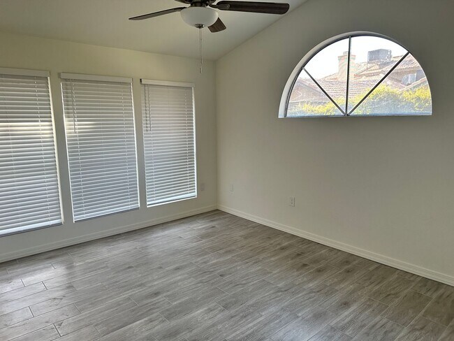 Building Photo - 1430 W Camino Ct