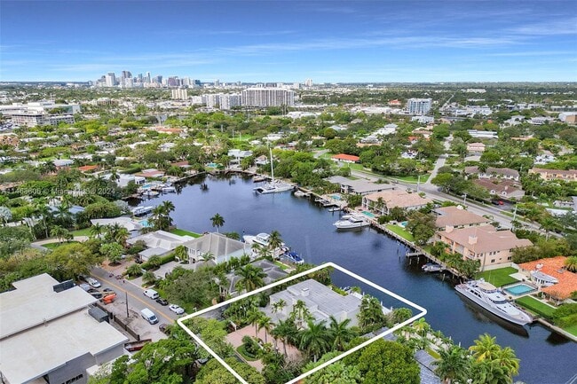 Building Photo - 1247 Seminole Dr