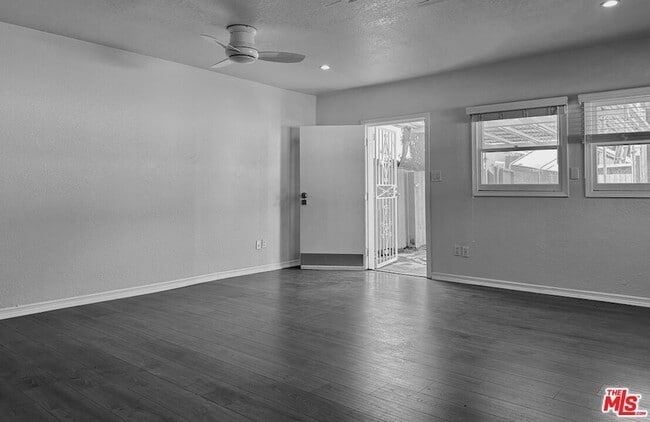 Building Photo - 1206 Greenacre Ave