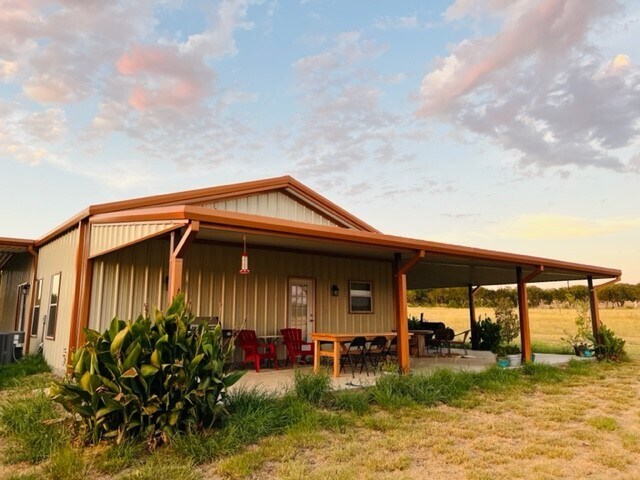 Building Photo - 1400 FM970