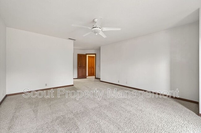 Building Photo - 38285 Oaktree Loop