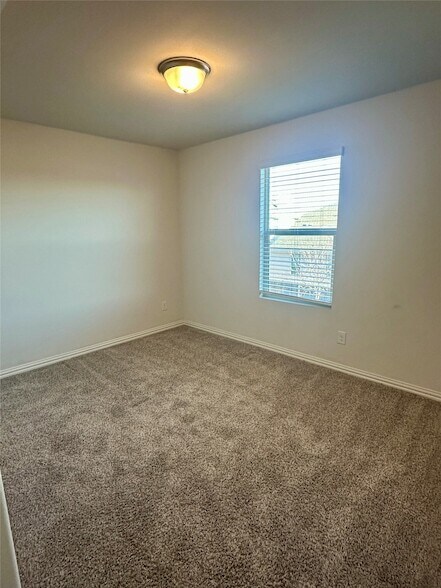 Building Photo - 1636 Briar Hunt Dr