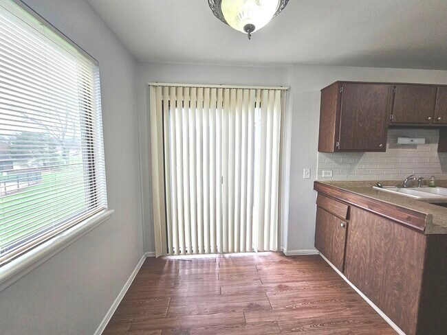 Building Photo - 573 Greystone Ln