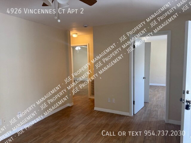 Building Photo - 4926 Vincennes Ct