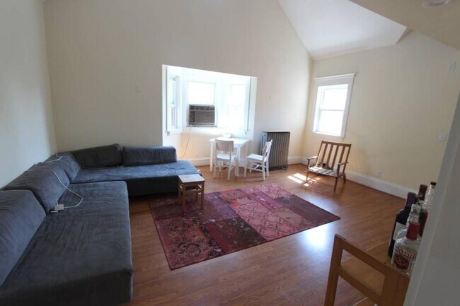Building Photo - 3.0 bedroom in Cambridge Massachusetts 02139