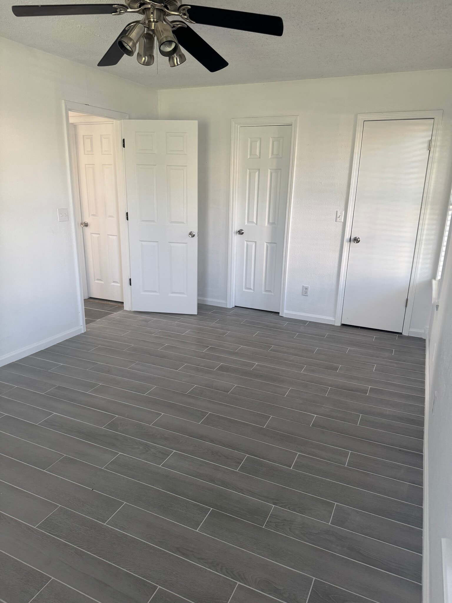 Building Photo - 4517 Jamaica Pl