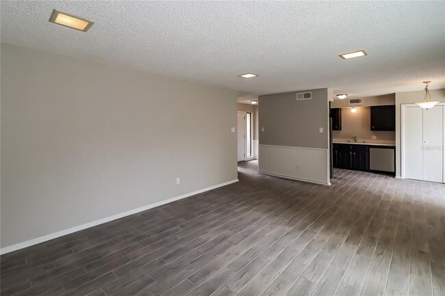 Building Photo - 510 Lisa Ln