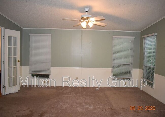 Building Photo - 415 Wire Rd