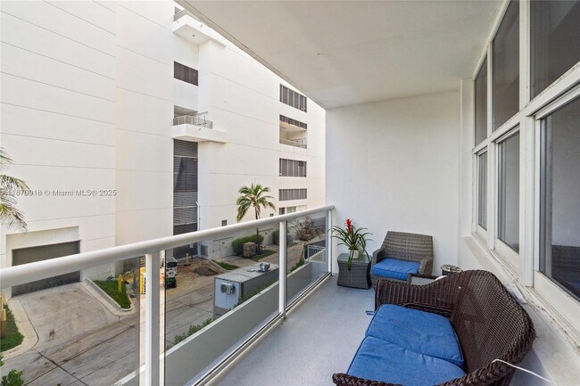 Building Photo - 3725 S Ocean Dr